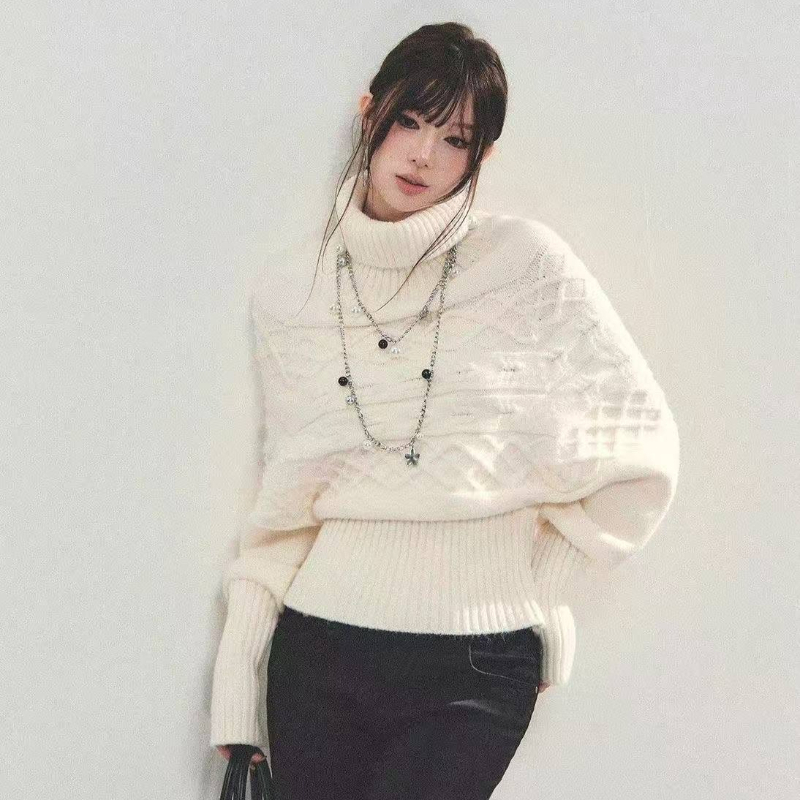 Осенне-зимний женский свитер с – обзор и цена Winter Clothing Aesthetic