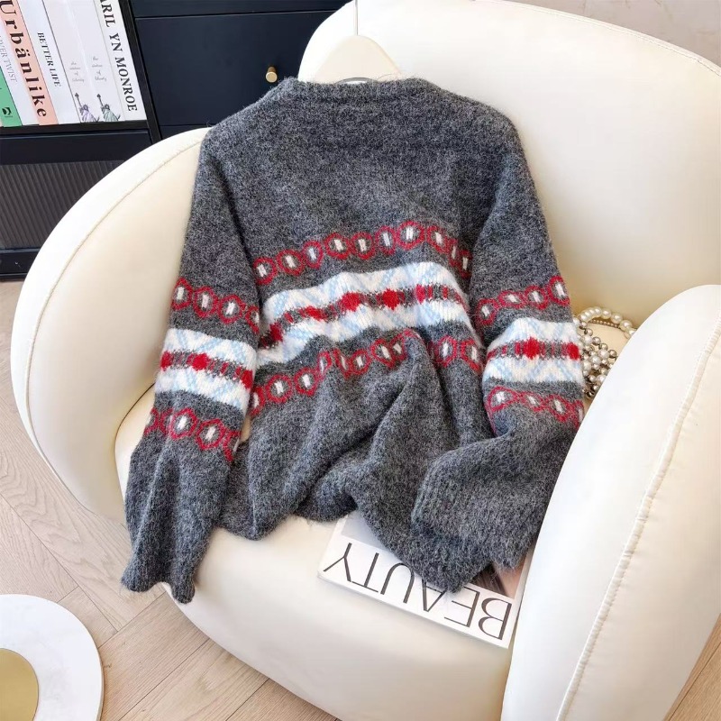 Женский серый рваный свитер с  – обзор и цена Winter Clothing Aesthetic